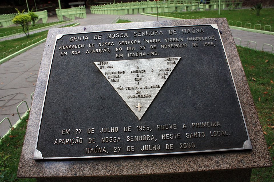 Marco com a mensagem de Nossa Senhora em Itaúna