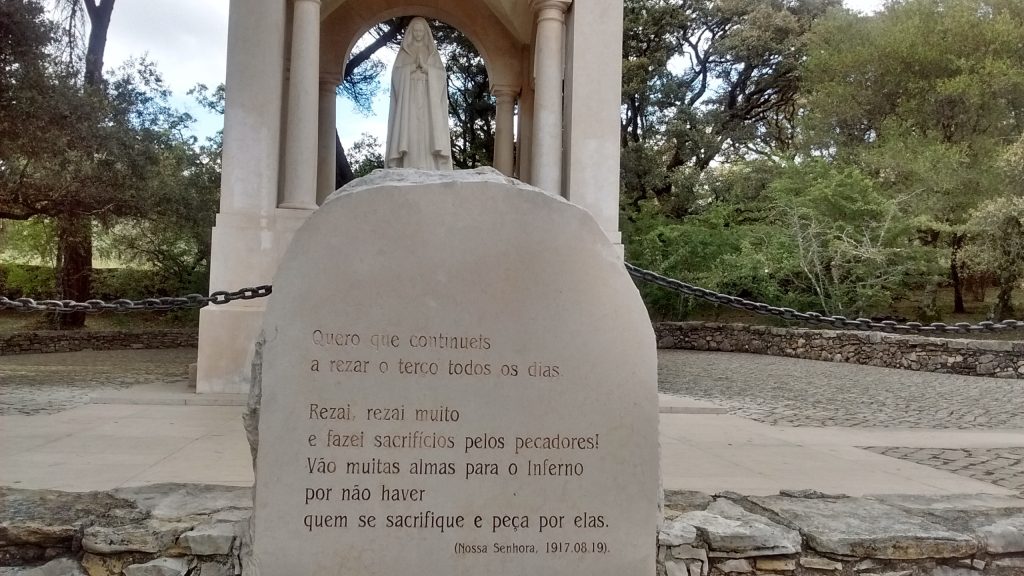 Marco com pedido de Nossa Senhora na 4ª aparição, nos Valinhos