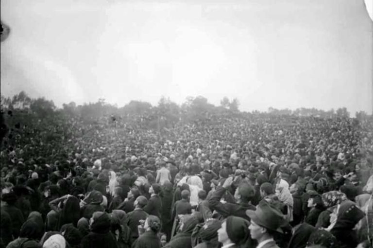 Peregrinos em Fátima, 1917